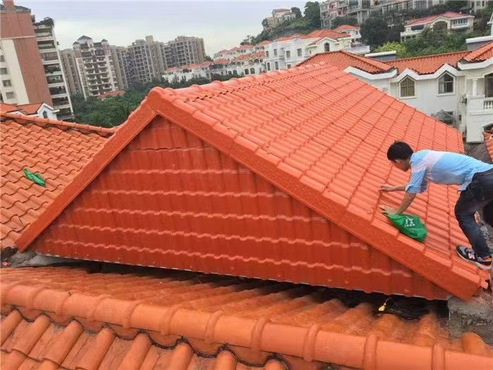 使用优质的广州合成树脂瓦，12级的台风“暹芭”来袭，也吹不走！